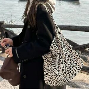 Leopard print tote bag
